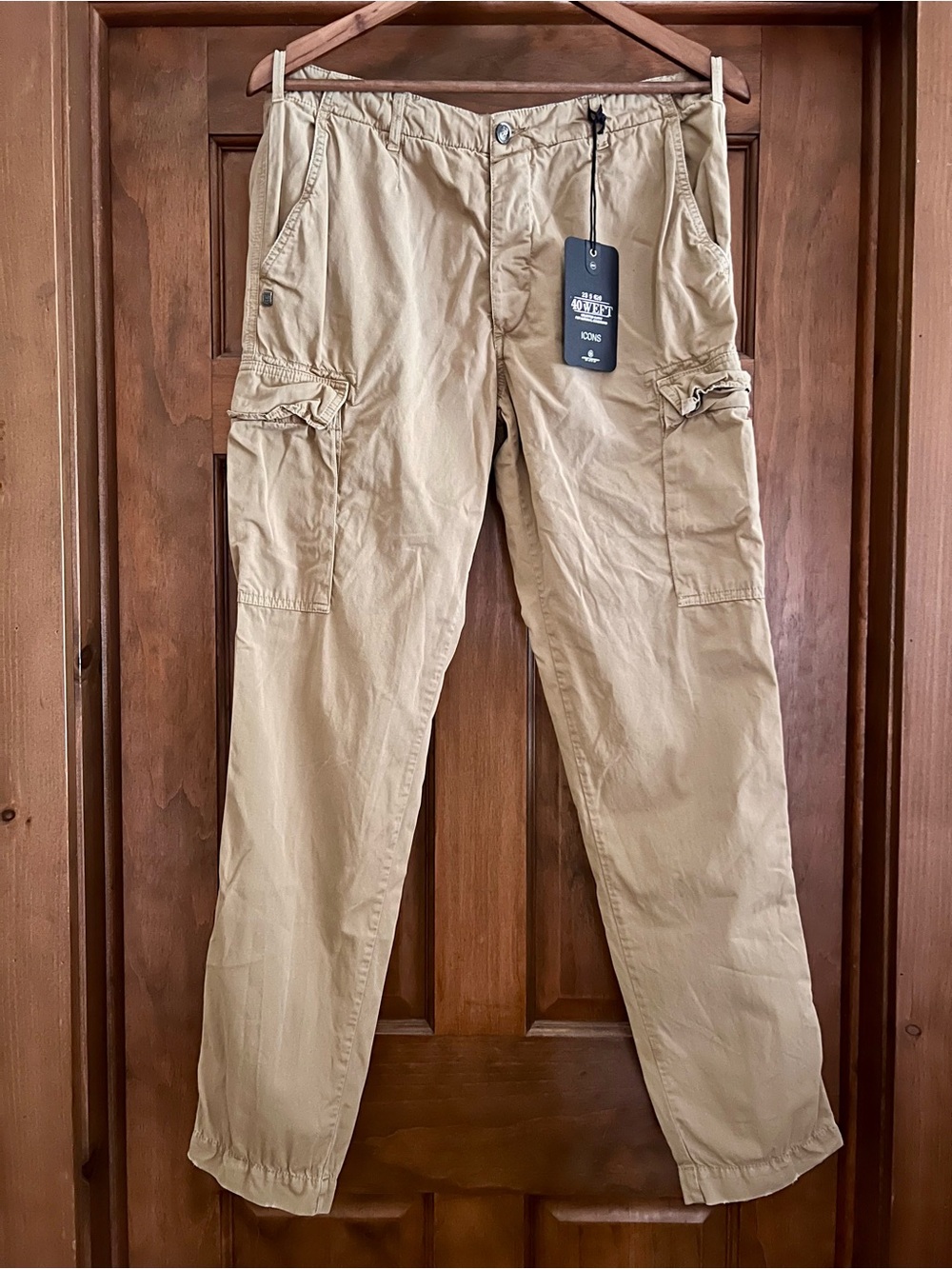 40WEFT NWT Cargo pants size 32